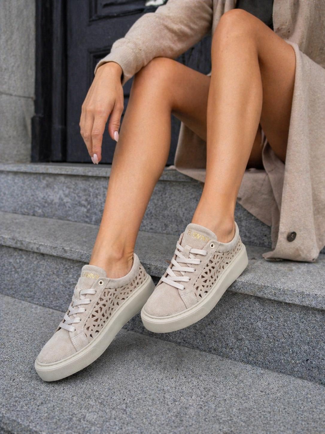Sneakersy damskie skórzane ażurowe URBAN beżowe – przewiewne, welurowe, polska produkcja | Pławny Shoes