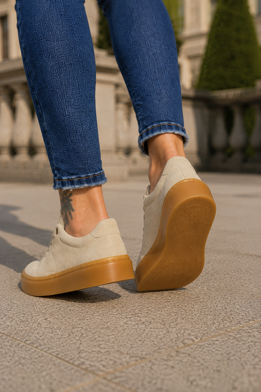 Sneakersy damskie skórzane ażurowe AIRY beżowe – przewiewne, na lato, polska produkcja | Pławny Shoes