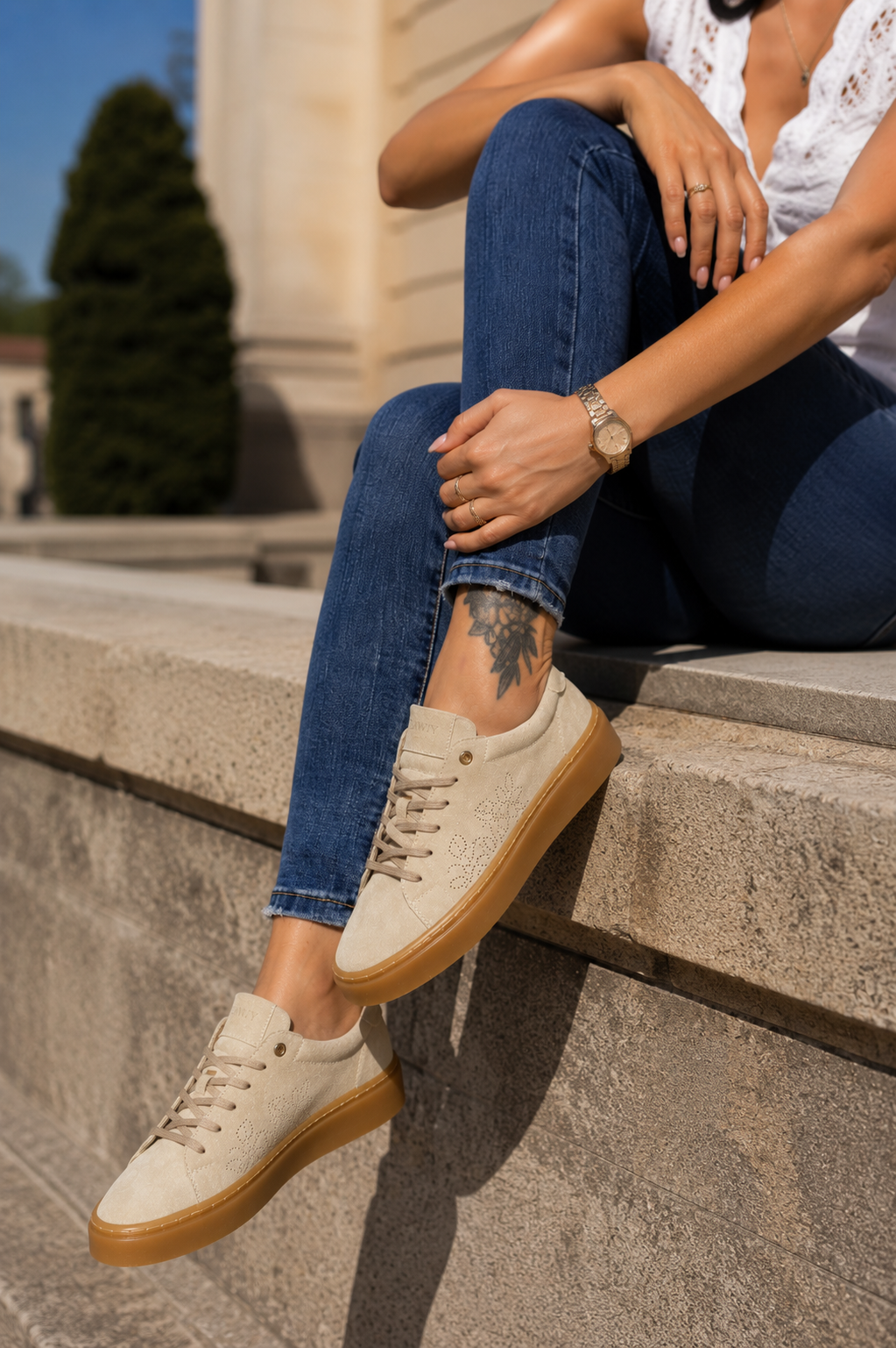 Sneakersy damskie skórzane ażurowe AIRY beżowe – przewiewne, na lato, polska produkcja | Pławny Shoes