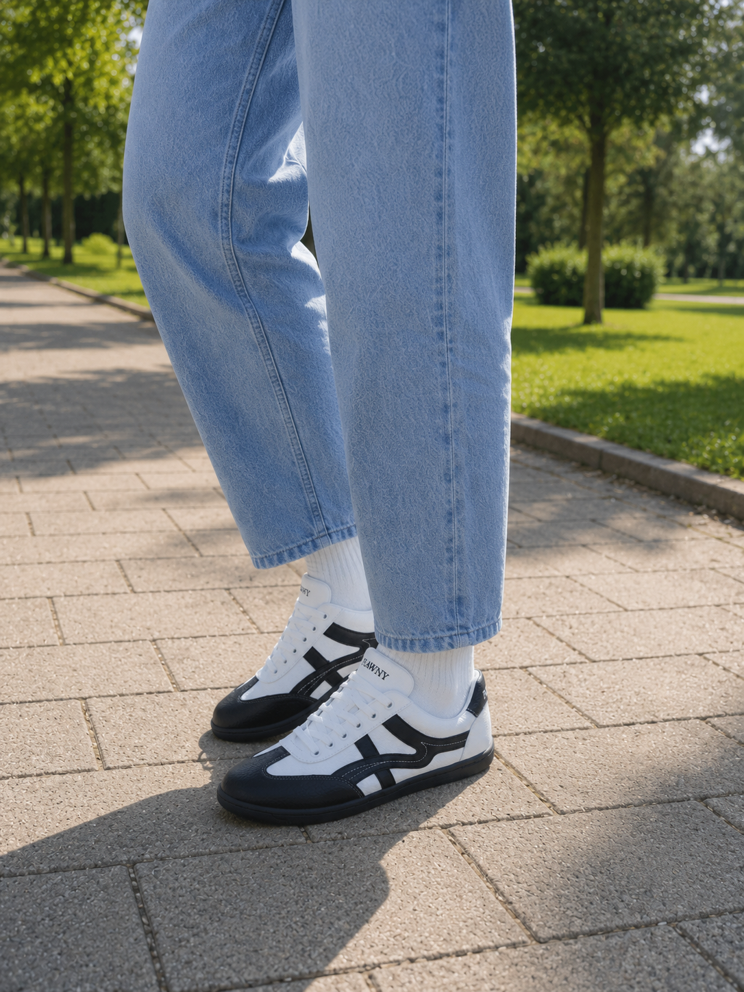 Buty barefoot damskie skórzane TERRA biało-czarne – szeroki nosek, pianka memory 5 mm, polska produkcja | Pławny Shoes