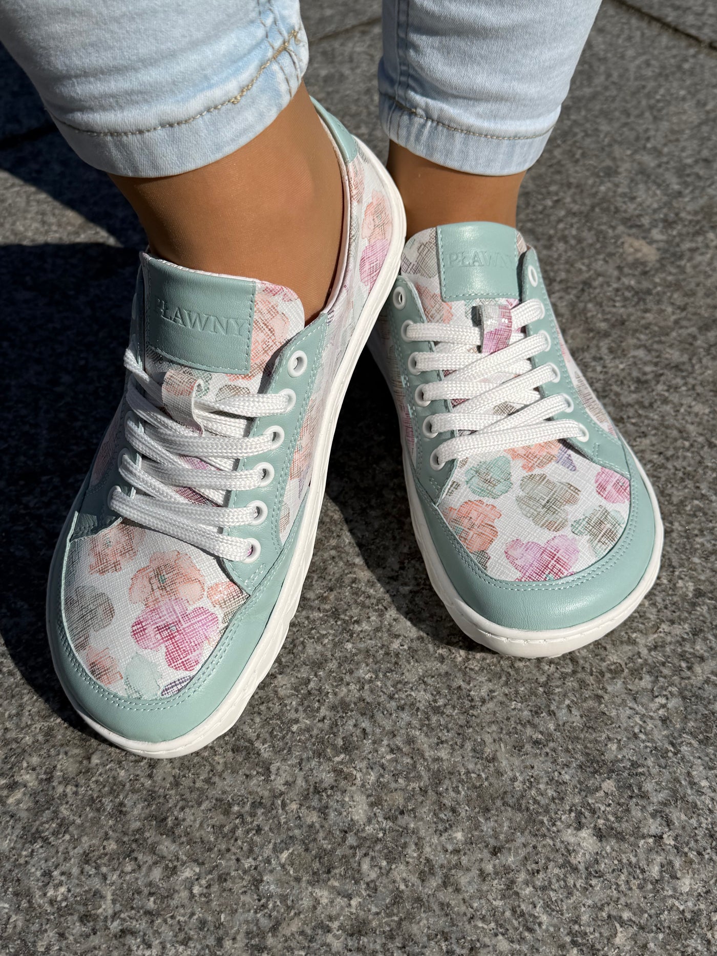 Buty barefoot damskie BLOSSOM MINT miętowe w kwiaty – lekkie, przewiewne, szeroki nosek, polska produkcja | Pławny Shoes