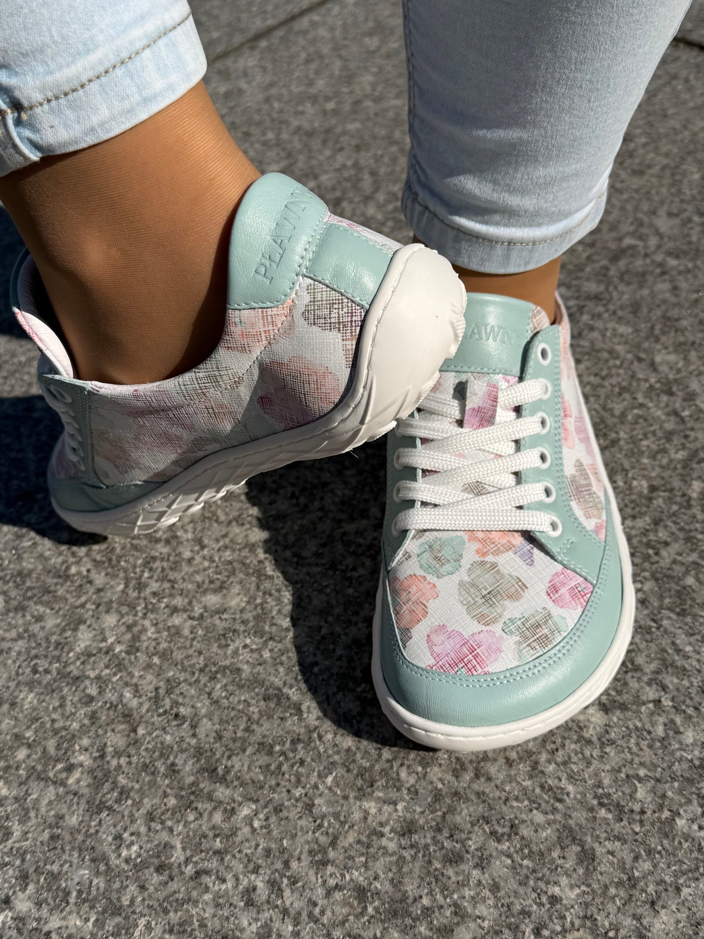 Buty barefoot damskie BLOSSOM MINT miętowe w kwiaty – lekkie, przewiewne, szeroki nosek, polska produkcja | Pławny Shoes