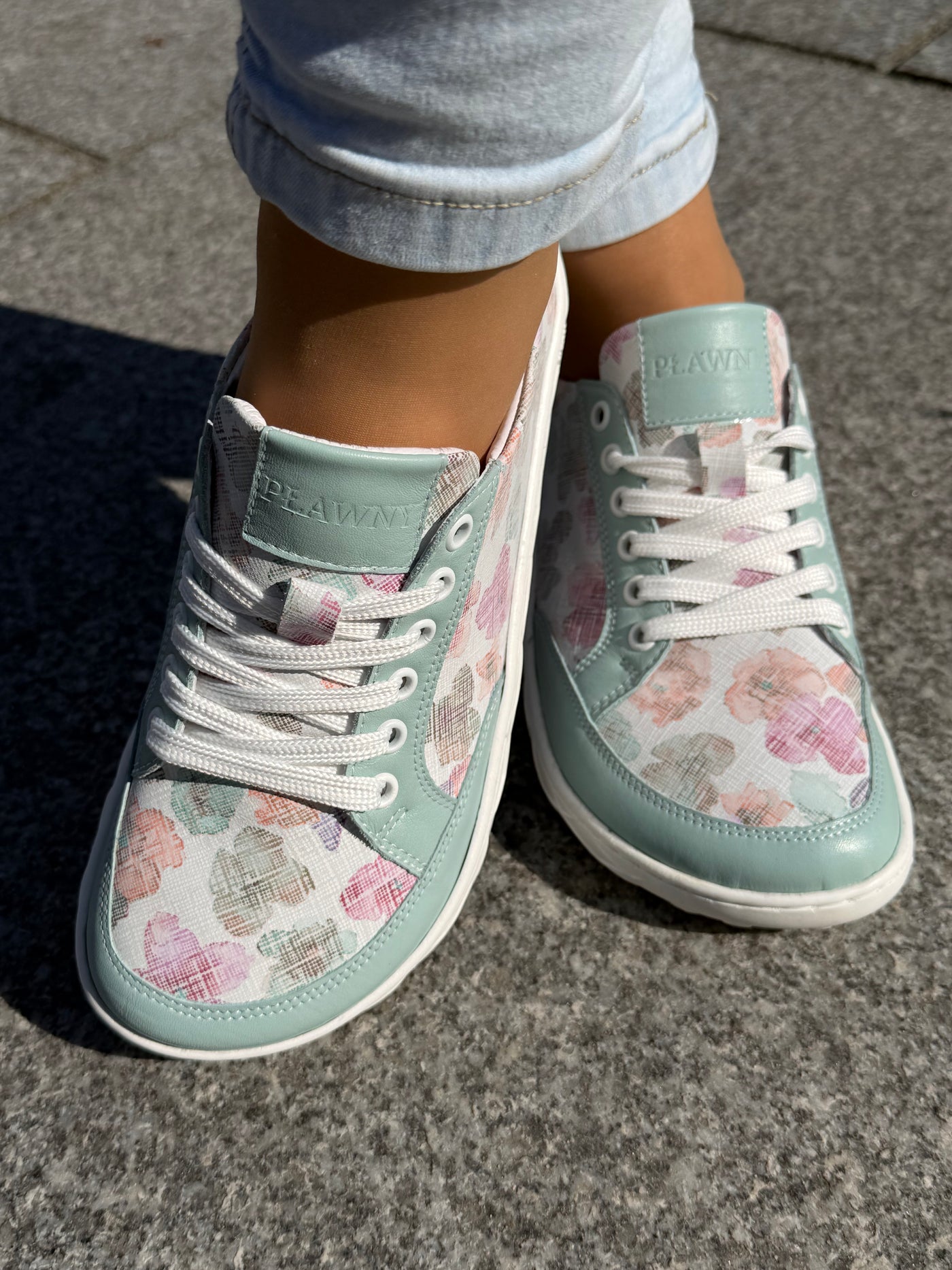 Buty barefoot damskie BLOSSOM MINT miętowe w kwiaty – lekkie, przewiewne, szeroki nosek, polska produkcja | Pławny Shoes