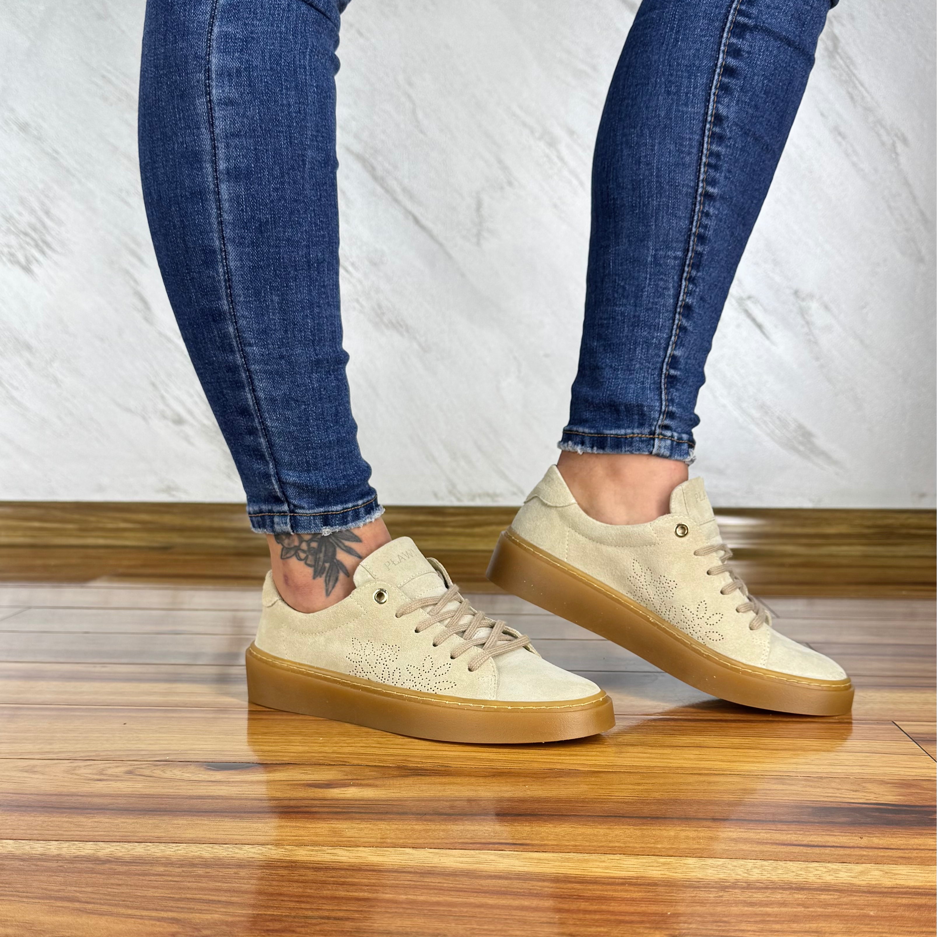 Beżowe sneakersy ażurowe