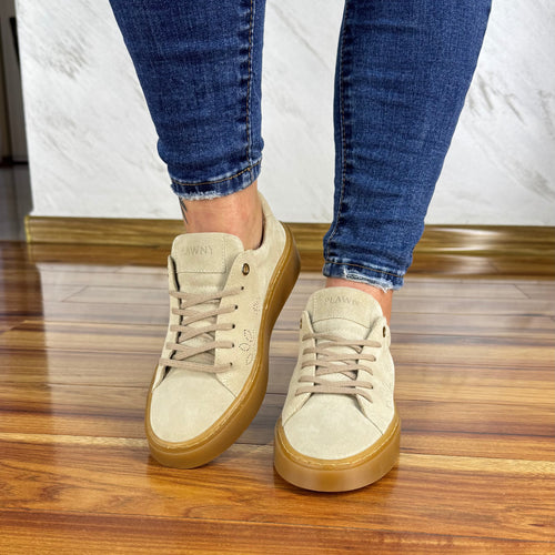 Beżowe sneakersy ażurowe