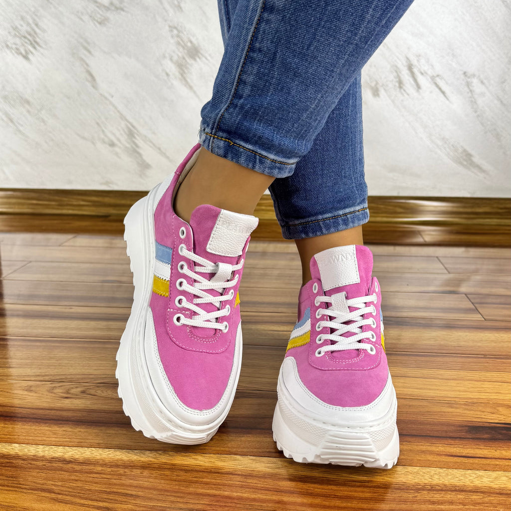 Różowe sneakersy na platformie
