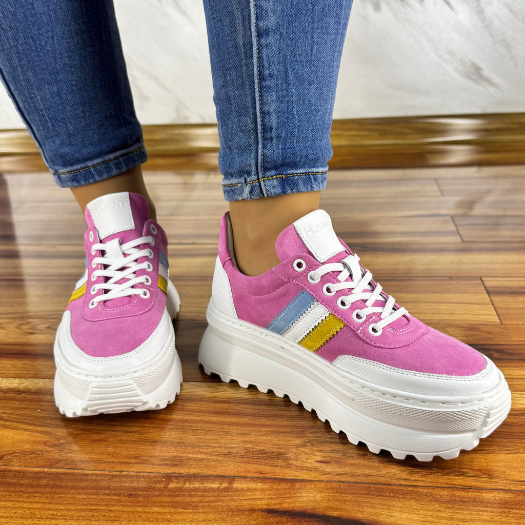 Różowe sneakersy na platformie