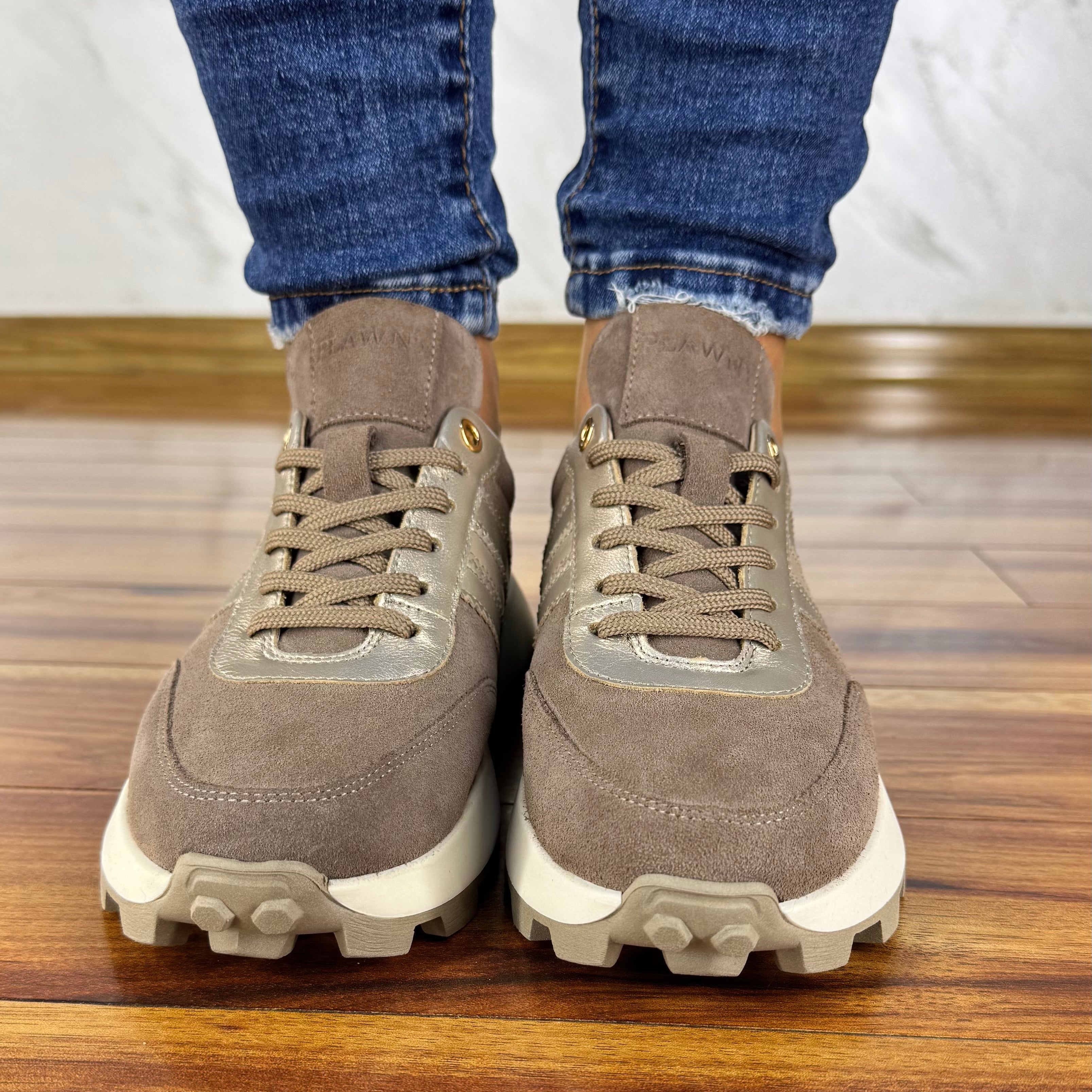 Beżowe sneakersy metaliczne