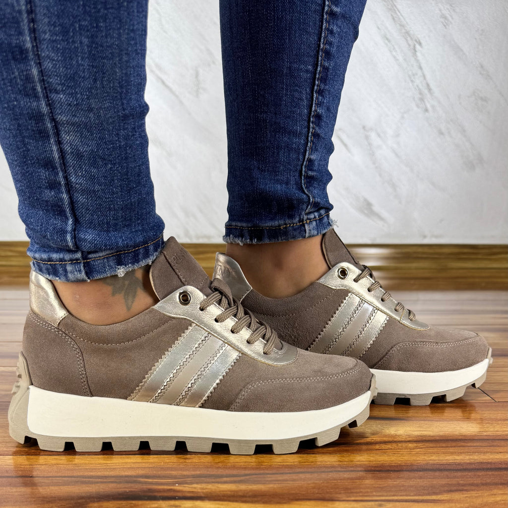 Beżowe sneakersy metaliczne