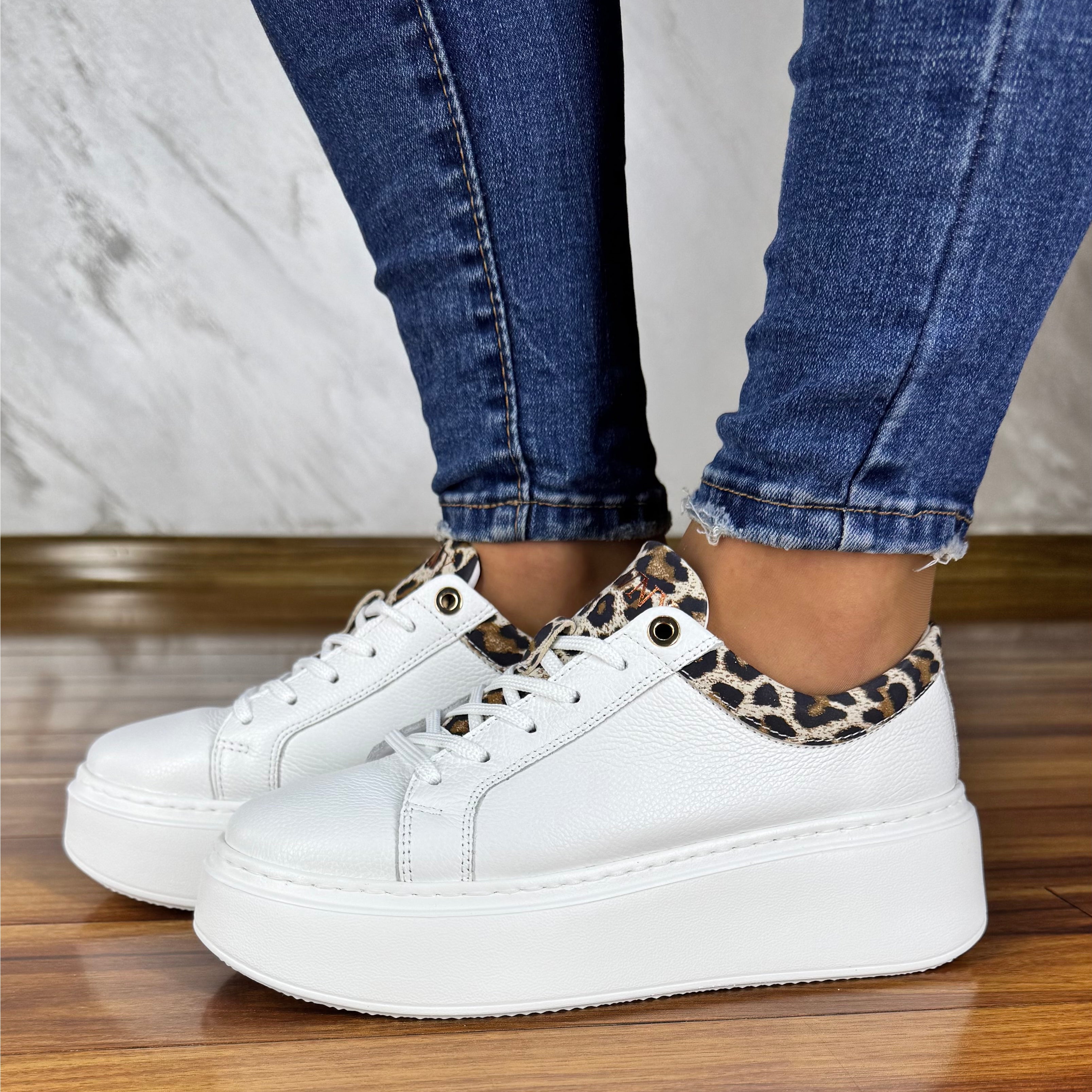 Sneakersy panterkowe