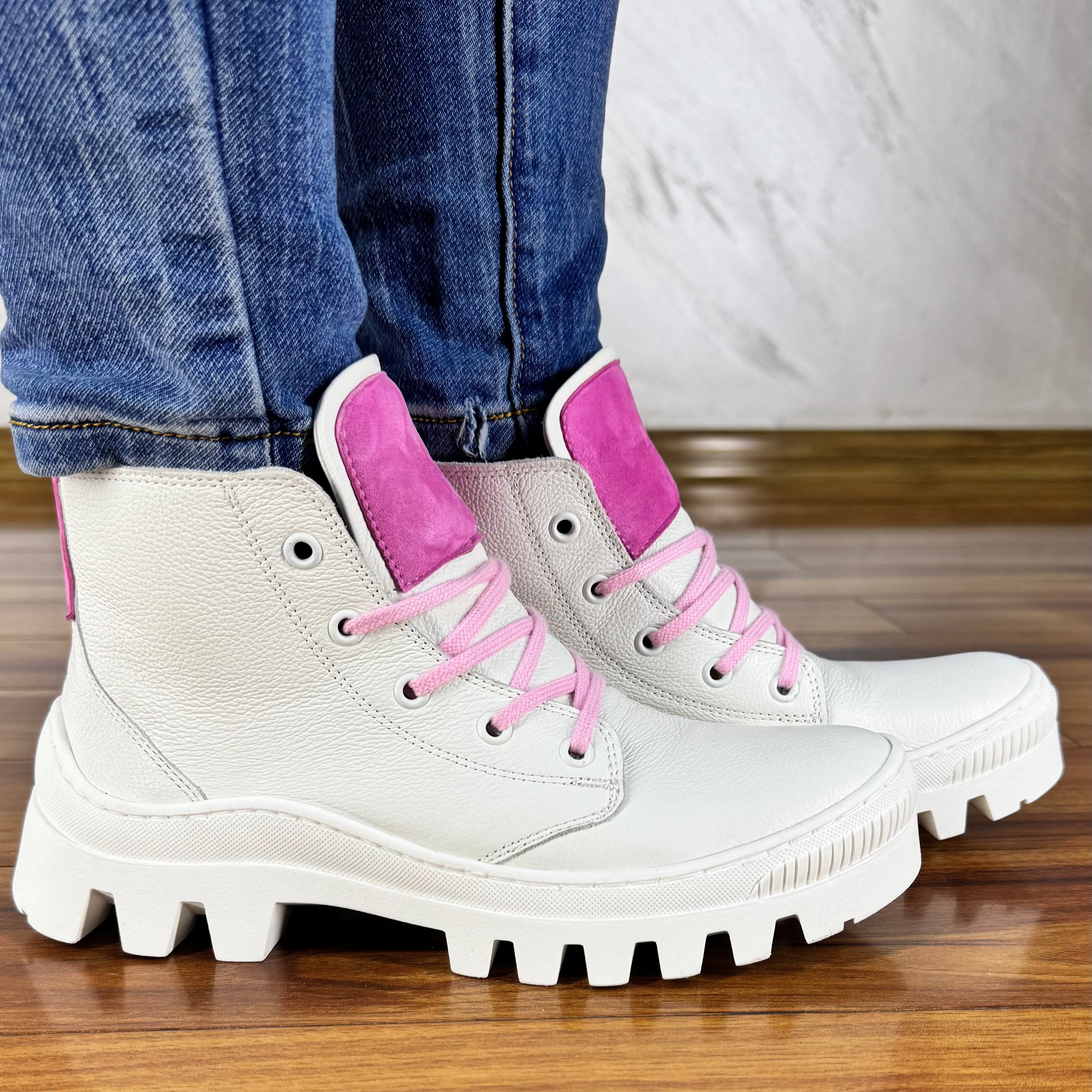 Białe sneakersy z zamkiem