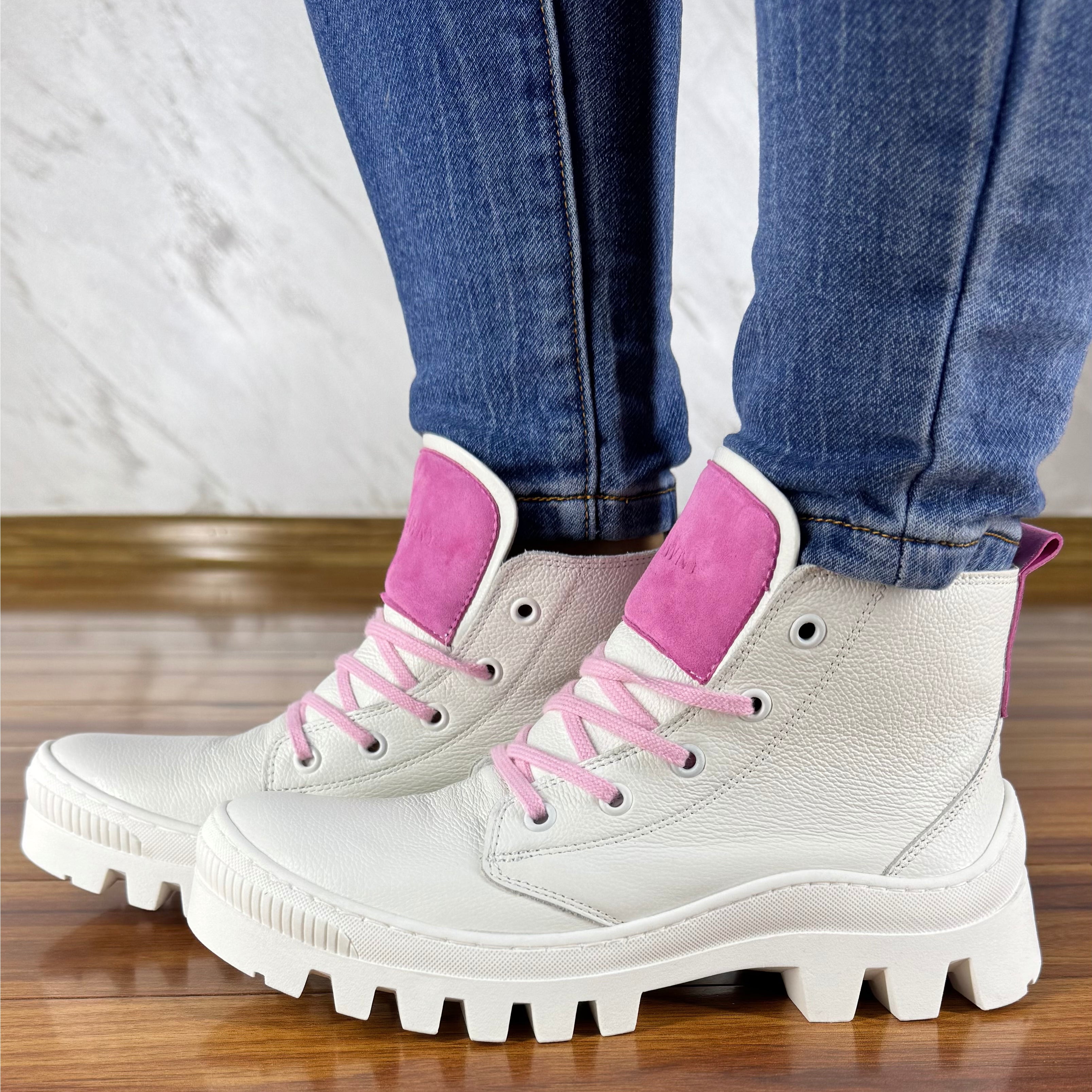 Białe sneakersy z zamkiem