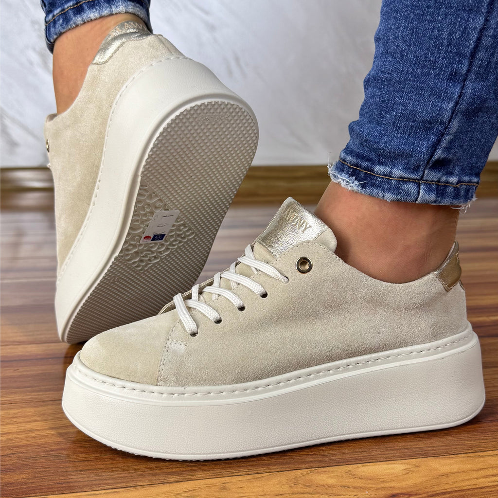 Beżowe sneakersy welurowe damskie PŁAWNY ze złotymi wstawkami na jasnej podeszwie | polska produkcja | skora naturalna | ręcznie robione | unikalne | zdrowie dla stop