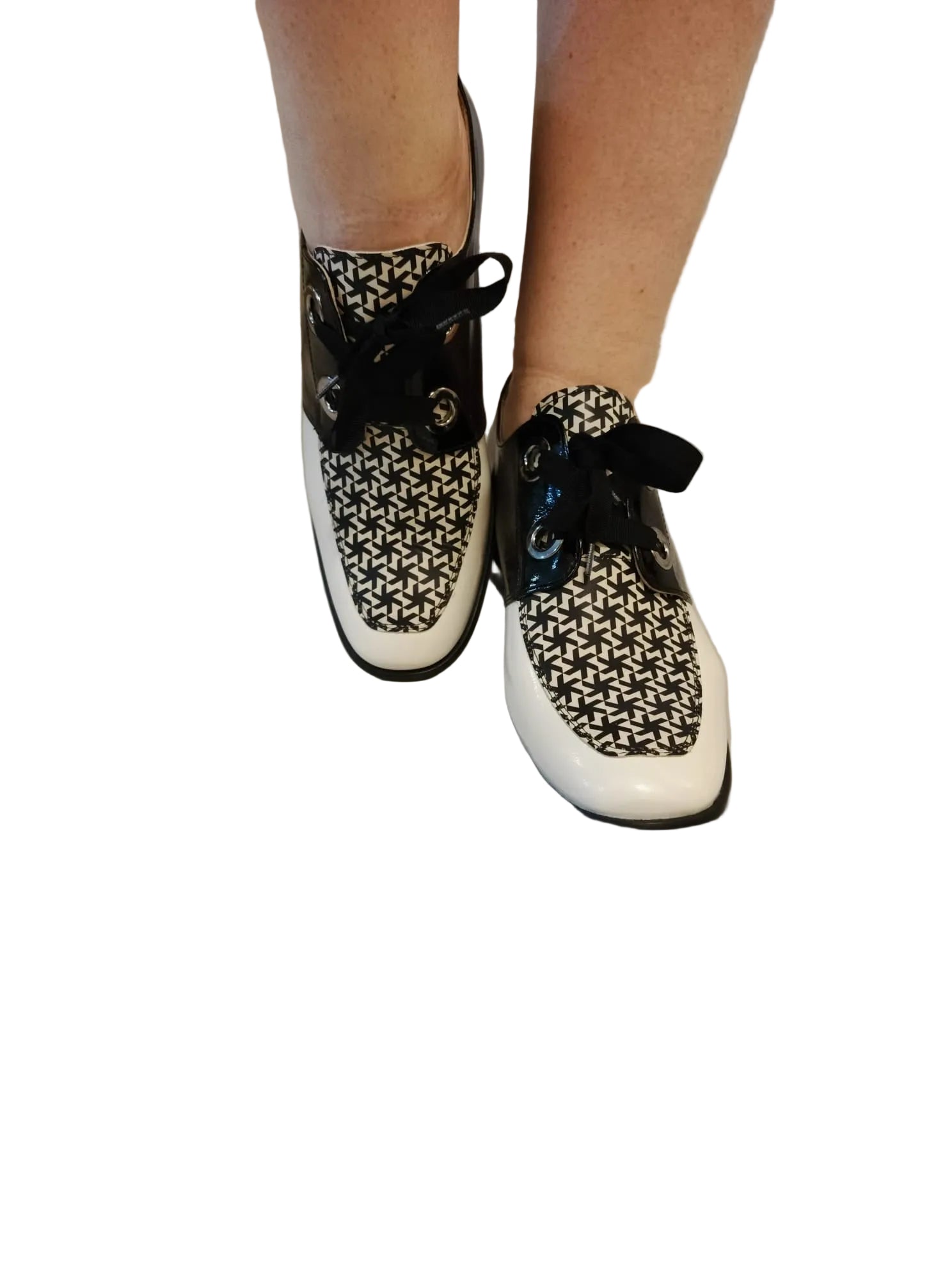 CZARNO-BIAŁE PÓŁBUTY GEOMETRYCZNE PREMIUM