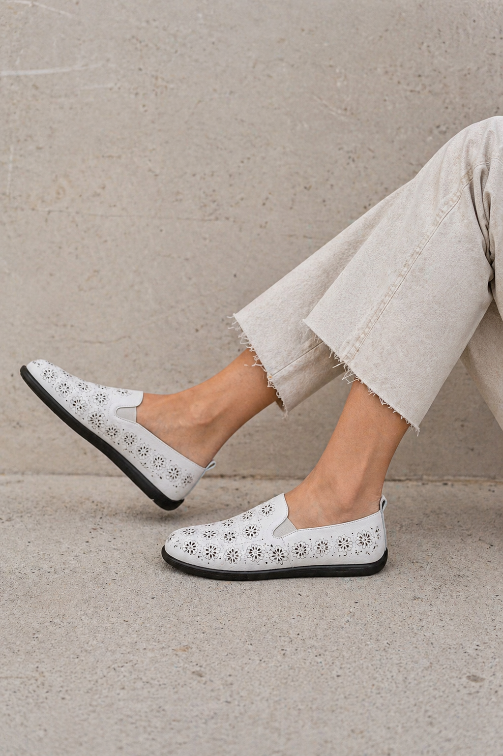 Buty barefoot damskie skórzane BLOOM białe – wsuwane, szeroki nosek, lekkie, polska produkcja | Pławny Shoes