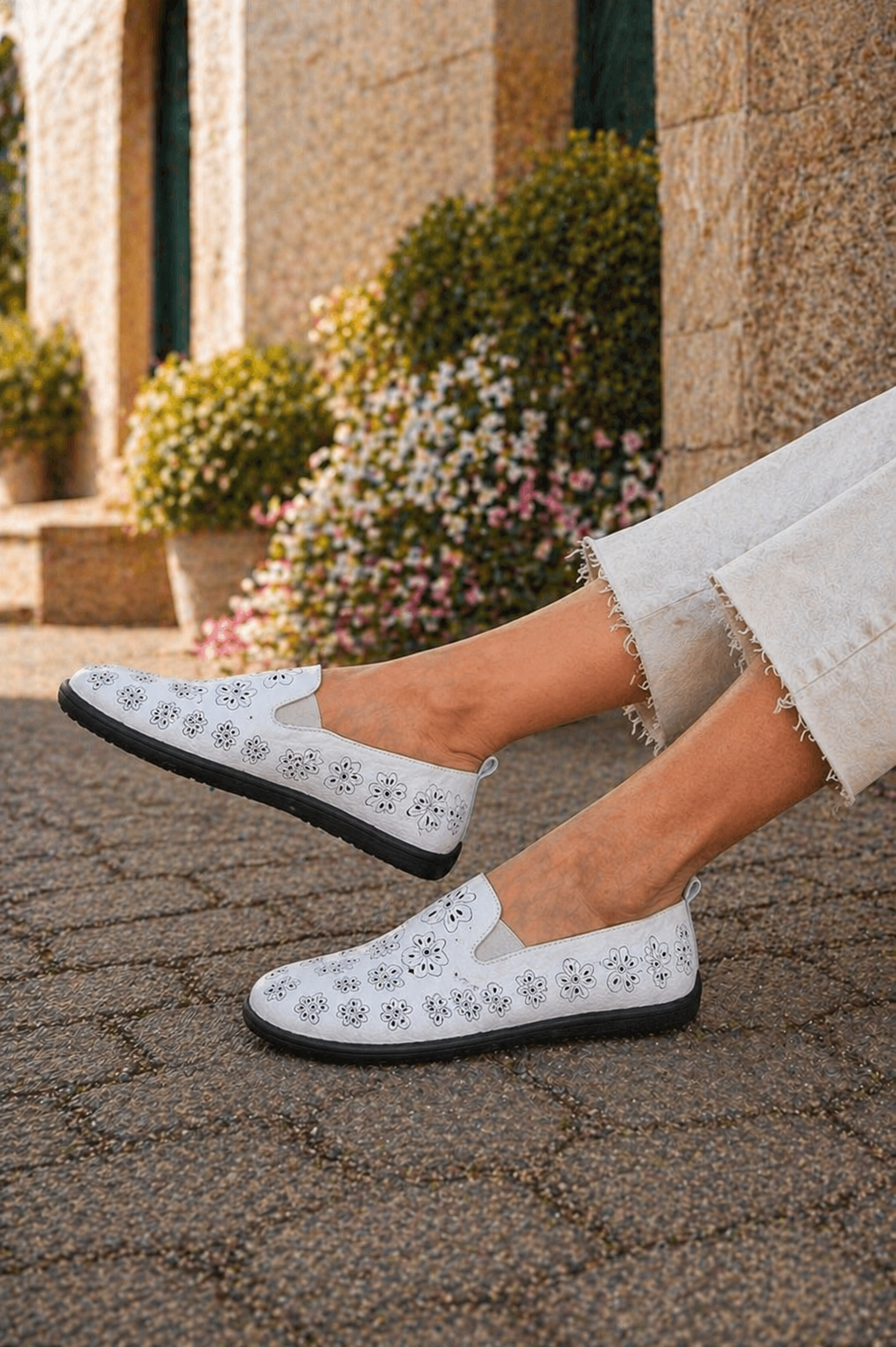 Buty barefoot damskie skórzane BLOOM białe – wsuwane, szeroki nosek, lekkie, polska produkcja | Pławny Shoes
