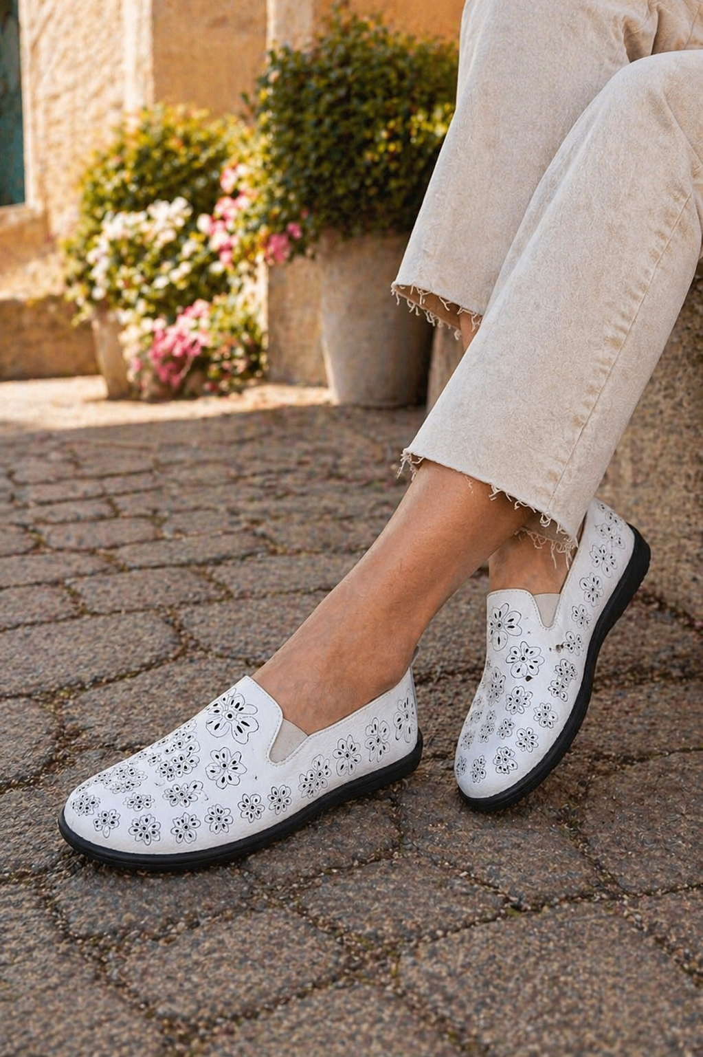 Buty barefoot damskie skórzane BLOOM białe – wsuwane, szeroki nosek, lekkie, polska produkcja | Pławny Shoes