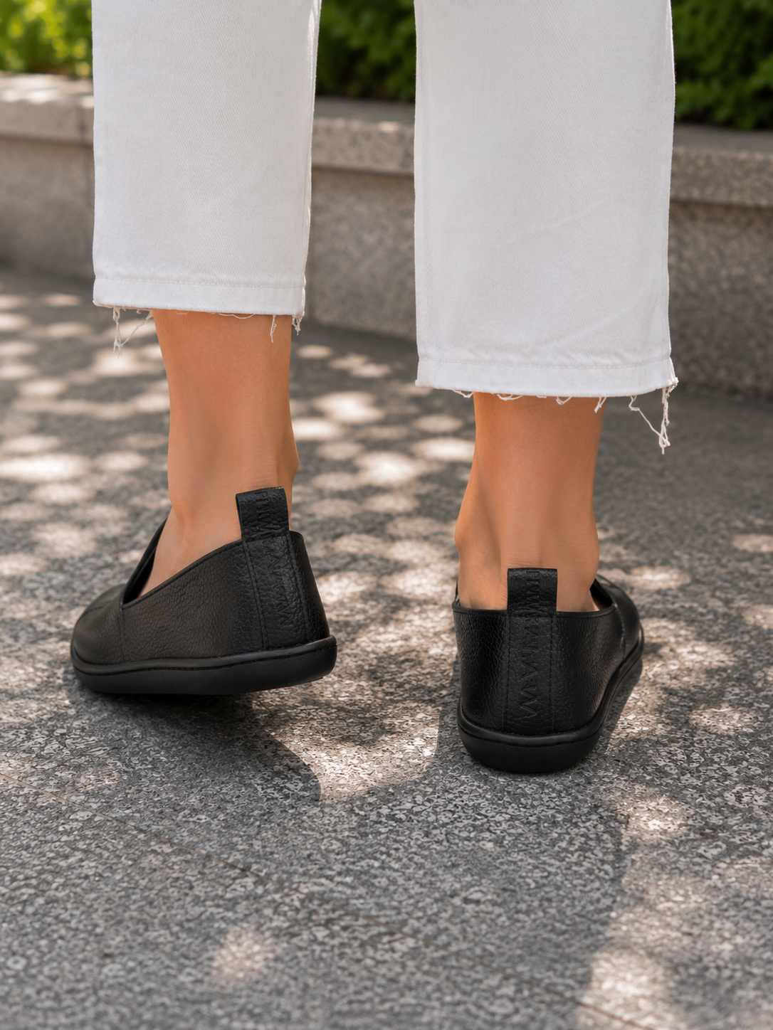 Buty barefoot damskie ESSENCE czarne – wsuwane, szeroki nosek, lekkie, polska produkcja | Pławny Shoes